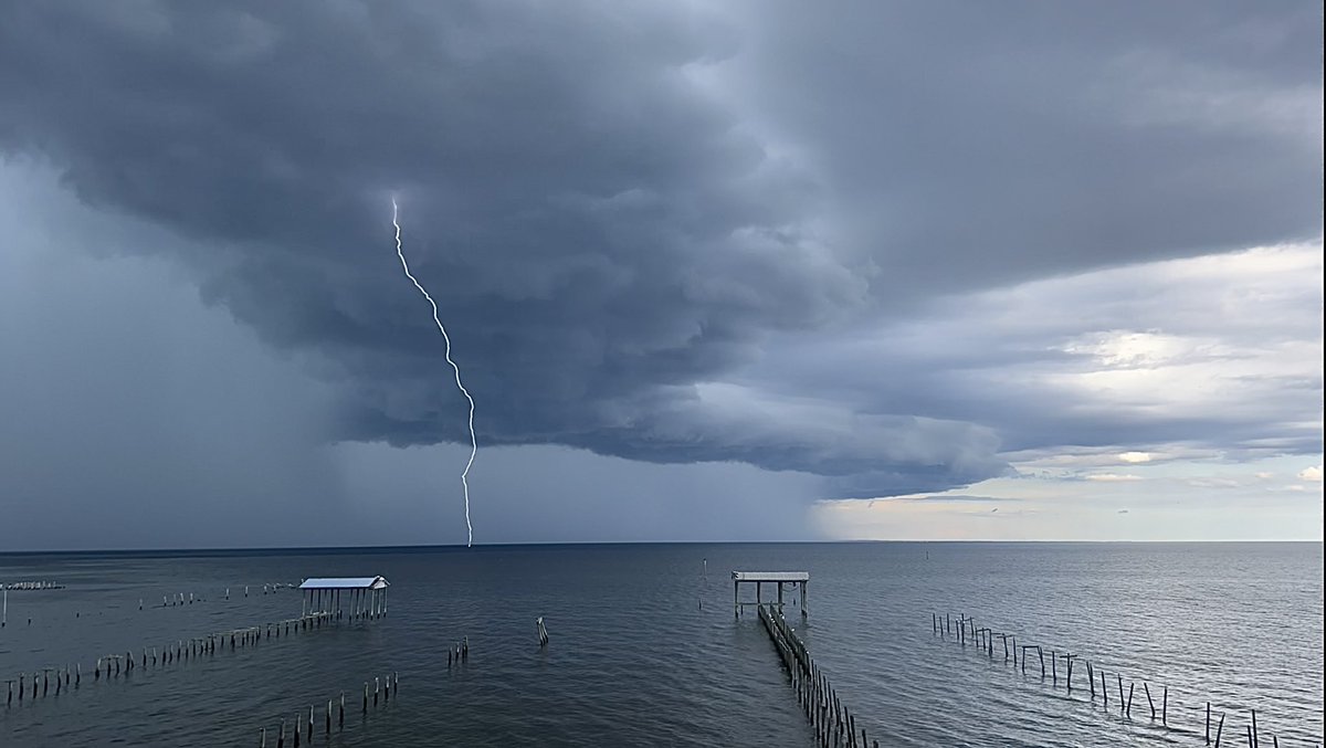 ⚡️Beautiful Day On The Bay Mobile Bay, Alabama #Weather #Photography #Clouds #Lightning @spann @RealSaltLife @NWSMobile @ReedTimmerAccu @mynbc15 @WKRGEd @michaelwhitewx @Kelly_WPMI @ThomasGeboyWX @ThePhotoHour @PicPoet @MyRadarWX @WeatherNation @weatherchannel @StormHour