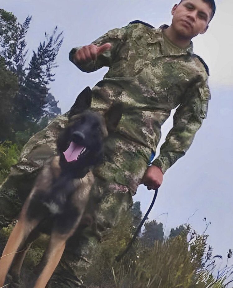 yarez4's tweet photo. No olvidamos a #wilson ¿qué ha pasado con la búsqueda que siguió? #WilsonHeroeNacional #wilsonpresente #wilsonvuelve @COL_EJERCITO @FuerzasMilCol https://t.co/hCRJLDzP4W