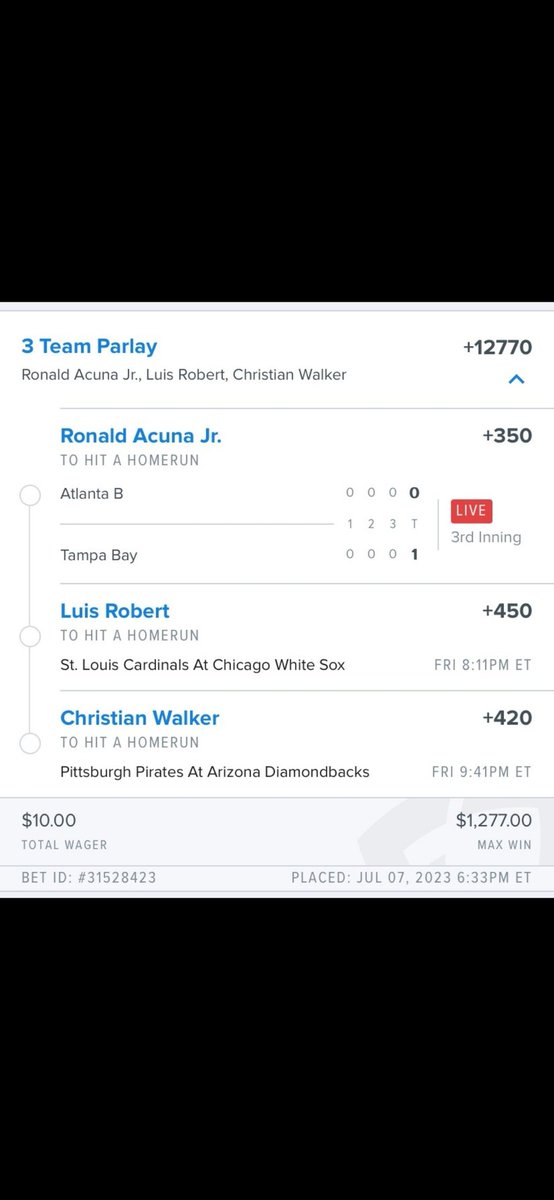 HouseJunkie888 tweet media