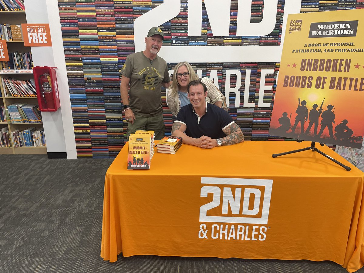 NittLion84's tweet photo. @Johnny_Joey  Blessed and honored to meet a true American Patriot. You made my day. God Bless. https://t.co/2Lc3BlsQYm