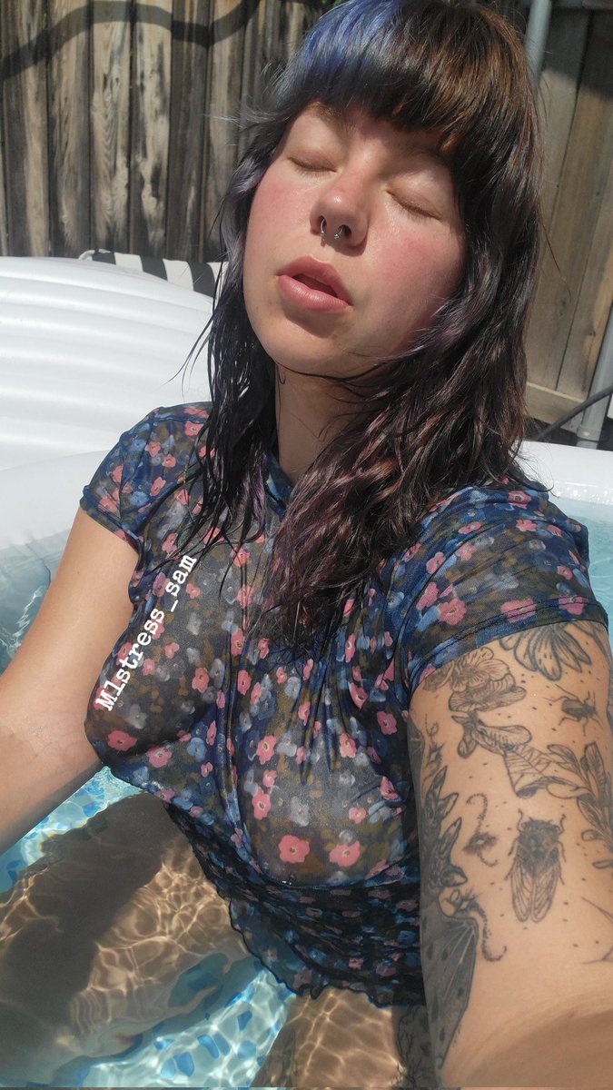 fun_amazonian's tweet photo. This mesh dress is so damn sexy https://t.co/gZlQwSqlAA