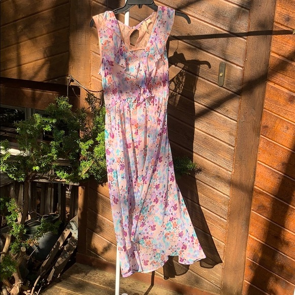 ConnieSullivan6's tweet photo. So good I had to share! Check out all the items I'm loving on @Poshmarkapp #poshmark #fashion #style #shopmycloset #meettheposher #lclaurenconrad #anthropologie: https://t.co/oappos1c5R https://t.co/FHEAvTmESu