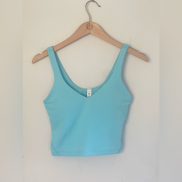 Aly12799's tweet photo. So good I had to share! Check out all the items I'm loving on @Poshmarkapp #poshmark #fashion #style #shopmycloset #sage #lululemonathletica #maaji: https://t.co/jqV9jGhWGO https://t.co/bJOWYmS2Xr