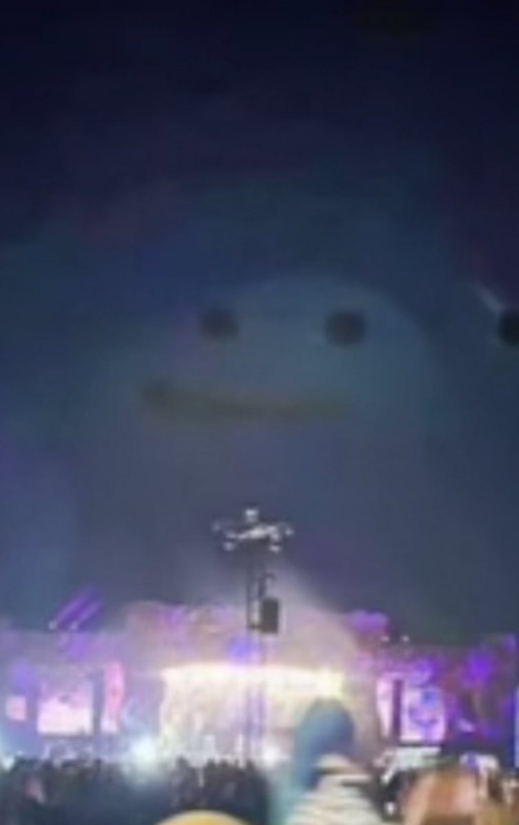 sanholobeats's tweet photo. apparently people saw this appear in the sky during my @Electric_Forest set and are trying to figure out what it is :’) ✨ https://t.co/kWdm67FAta