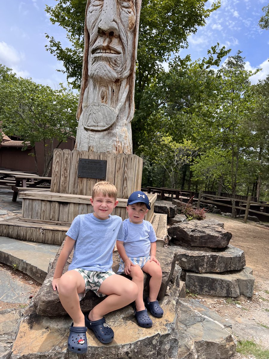 TDR0611's tweet photo. Nothing beats family time. We will definitely be back to Broken Bow. https://t.co/PqSVSYZZ5D