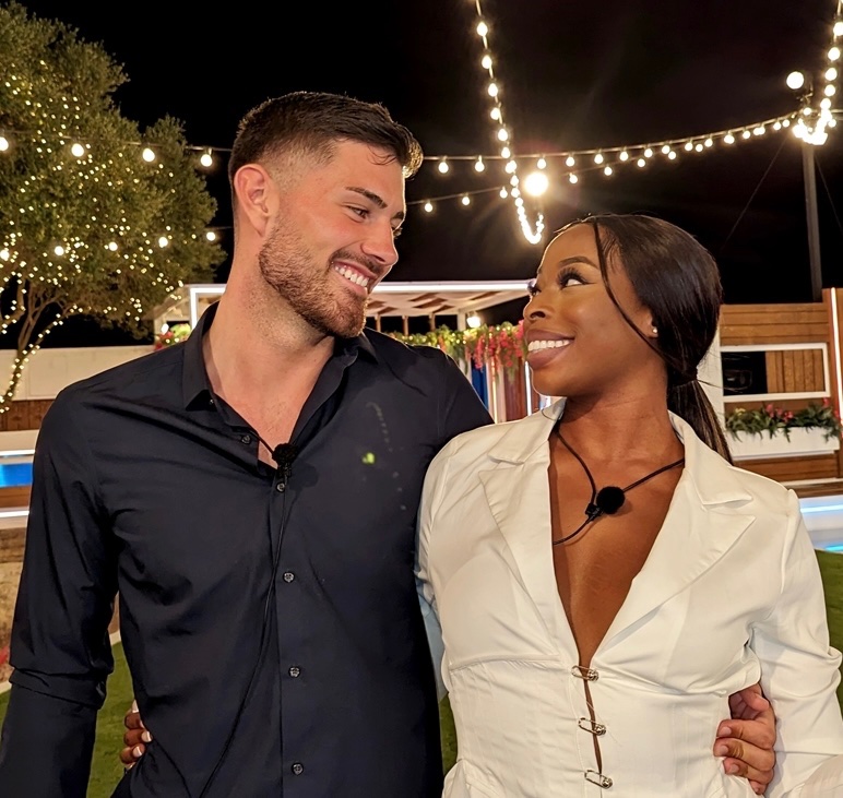 sanaravishing's tweet photo. We used to be a PROPER country like I’m sorry y’all I really can’t get over how dirty Catherine did Scott like i still can’t believe it’s acc over what did we do to deserve this😭

#LoveIsland https://t.co/DJkT8LPV2v