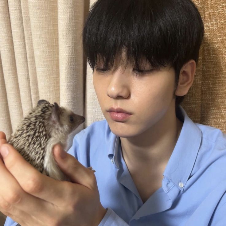 [ day 8 ]

🩷 : hi, i'm ju. looking for #moots!

— she/her, '07,
— not new to #stantwt #kpoptwt
—Multistan
— any fandom is welcome!

♡ / ↻ like and rt to be moots + spread