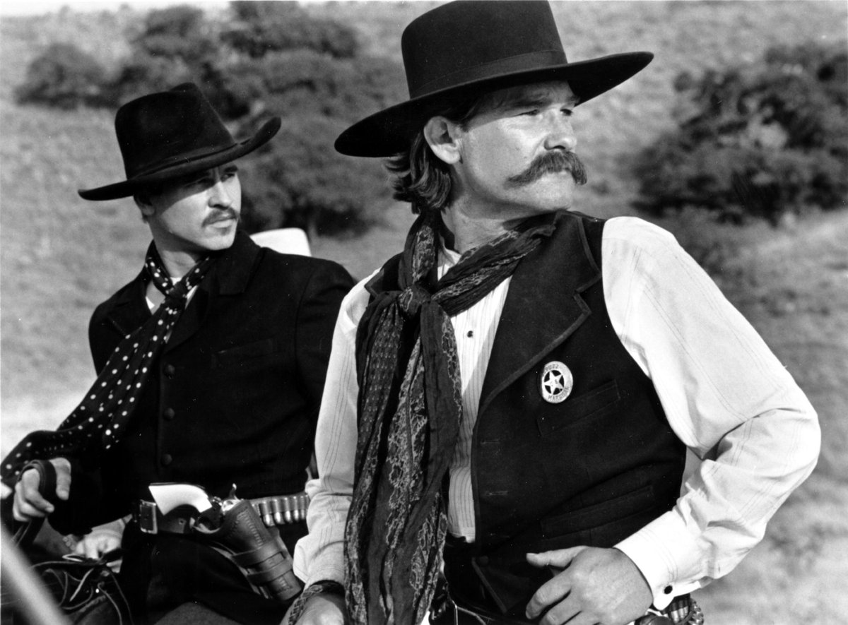 RT @LoukiaBorrell: Val Kilmer and Kurt Russell, 1993's 'Tombstone.' Photo: Buena Vista Pictures https://t.co/GwU9PQFAUt