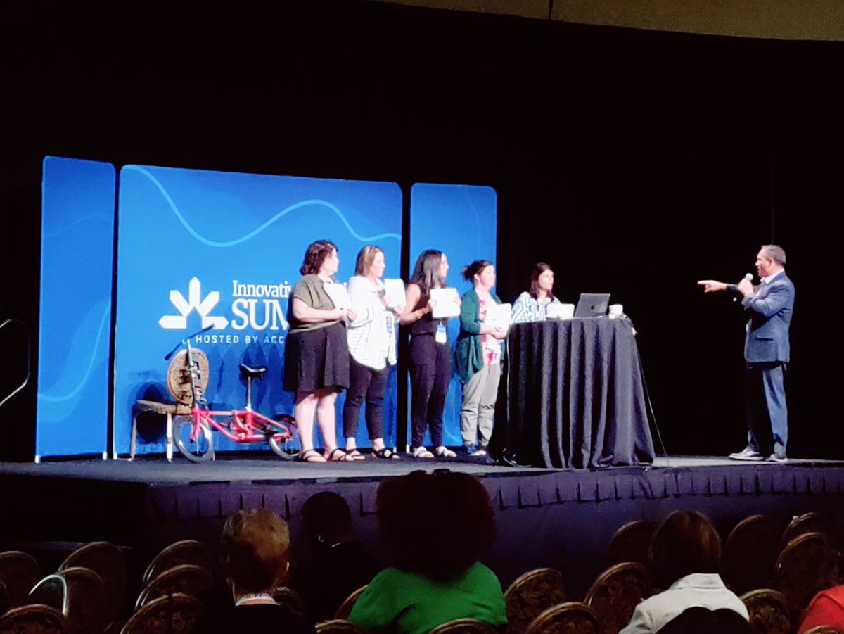 RCDGivemFive's tweet photo. Modeling Give ‘em Five at Innovative Schools Summit in Las Vegas. 
#innovativeschoolssummit 
#RCDGivemfive https://t.co/IbkhIGTZaJ