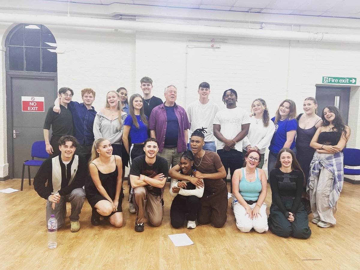 InspireAcademy's tweet photo. Another week, another amazing guest! Thank you to Ian Smith for being with us over the last couple of nights. He was SO generous, full of energy, information and enthusiasm. An incredible masterclass. #casting #cdg #nottingham https://t.co/nU3zS3deD0