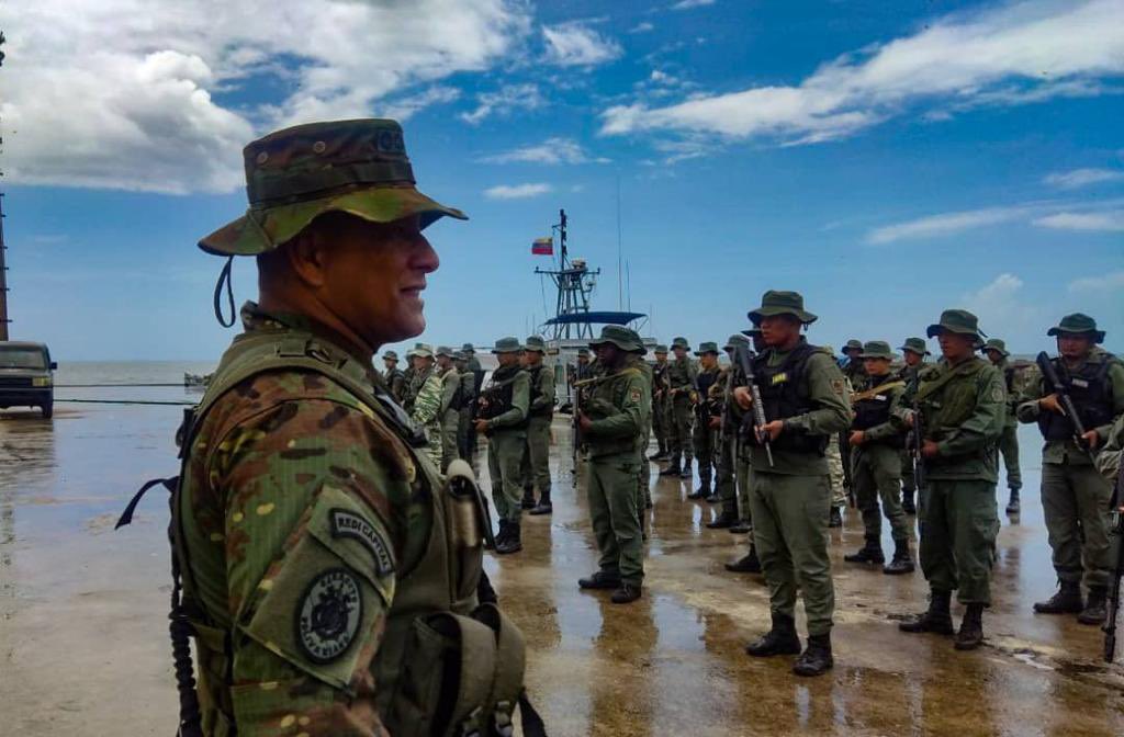 vladimirpadrino's tweet photo. ¡Milicia Bolivariana! El Bastión de la Defensa Integral de la Nación estará bajo el mando del M/G Javier Marcano Tábata, aguerrido oficial que asume el compromiso de seguir fortaleciendo a nuestro valiente pueblo que acude al llamado de defender la Patria…¡CON ARMAS! ¡Vamos! https://t.co/xbcRGvRTeR