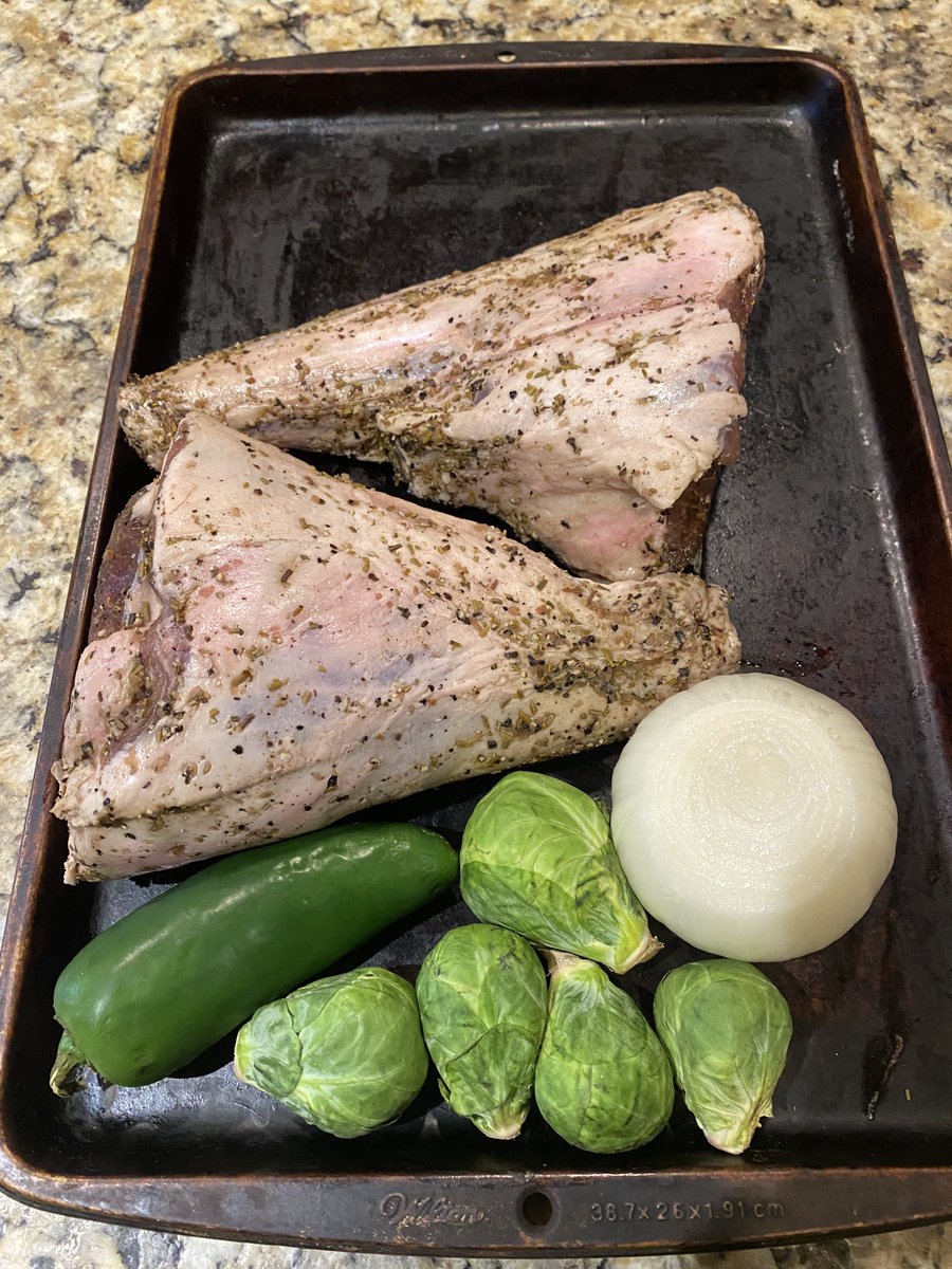 SuzieQuackers2's tweet photo. Literally Shepards Pie! Smoked Lambshank, Onion, Brussels and Jalapeno! Fold in the Smoked Gouda, and wrap in a Pie Crust! Macaroni Salad seals the deal! #FreakinYum #OkieFusionCooking  #OldManTwitter #WishUWereHere https://t.co/jGeyiTAFWx