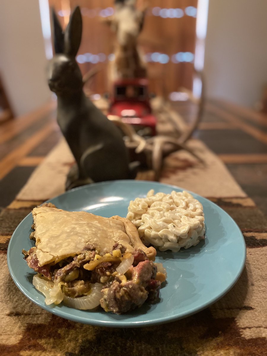 SuzieQuackers2's tweet photo. Literally Shepards Pie! Smoked Lambshank, Onion, Brussels and Jalapeno! Fold in the Smoked Gouda, and wrap in a Pie Crust! Macaroni Salad seals the deal! #FreakinYum #OkieFusionCooking  #OldManTwitter #WishUWereHere https://t.co/jGeyiTAFWx