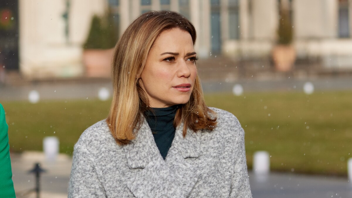 LollyChristmas's tweet photo. The official homepage for @HallmarkChannel's "A Biltmore Christmas" (starring Bethany Joy Lenz and Kristoffer Polaha) is live! https://t.co/3SNZa7iB11 🎄
This movie will be premiering later this year during the #CountdownToChristmas lineup!
#StayMerry #ABiltmoreChristmas https://t.co/AJeo1HFVHa