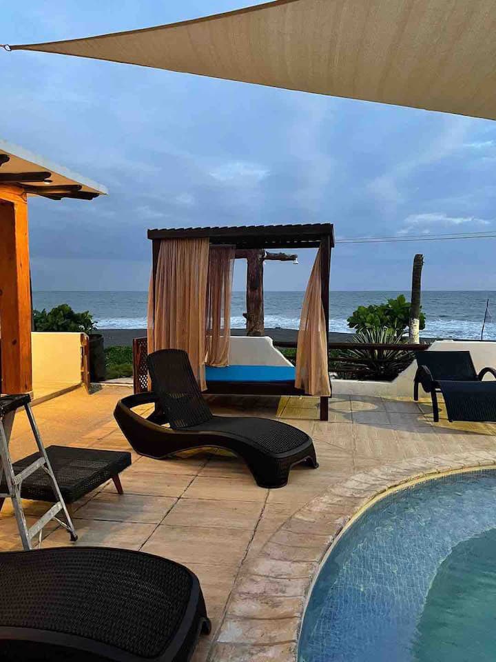 MrPedri16's tweet photo. Hilo de Estafa Rancho Casa Playa de Luna / Costa Azul… (sonsonate) Facebook alternan nombre y cuentas en Blanco Atlántida, Industrial y Cuscatlan te mandan fotos súper bonitas (esta zona de la costa hay ranchos así)  sigue… #DenunciaCiudadana #estafa  #ElSalvador https://t.co/IDV87qgvSN