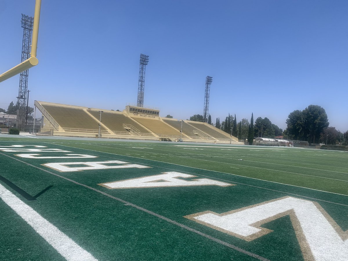 ValleyCollegeFB's tweet image. Still loooking for a home? It’s really simple, Come earn and take advantage of this opportunity! We’re waiting on you right now! #ELEVATE #VMF #MISSION23