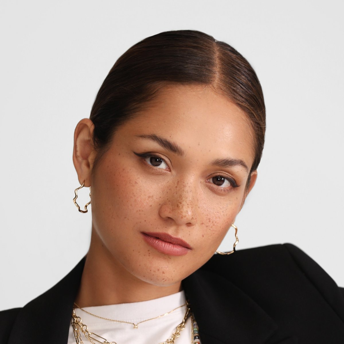 AmandaPearly's tweet image. I love these hoops. 🌊. Don't forget, you can green your shipment by clicking the #Cloverly box at checkout.  🌱 Your shipment’s carbon 💨 emissions will be offset with investments in re-greening spaces local to your location (ie. Planting trees near you). 🌲