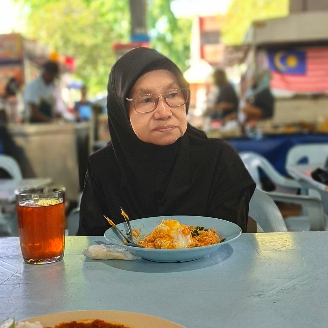 grumpywhites's tweet image. Bawak umie sarapan (@ Kompleks Muhibah Taman Nirwana in Ampang, Selangor) swarmapp.com/c/cFJ5U19ypvV
