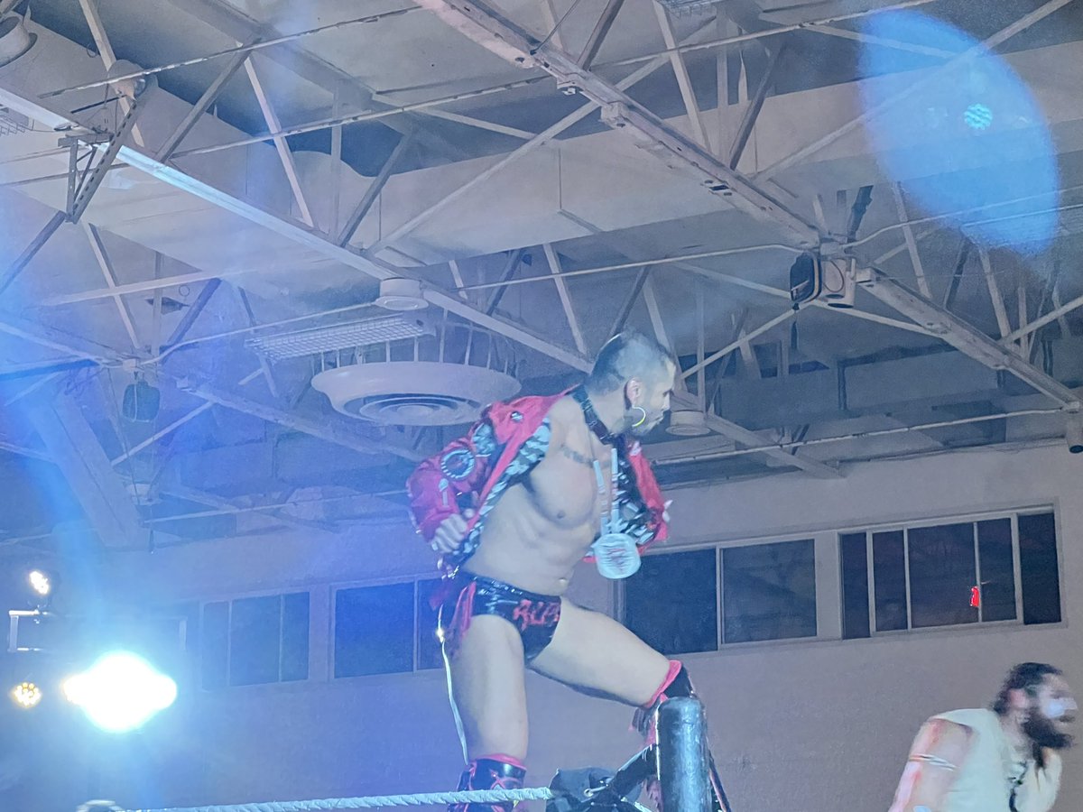 amandaneb's tweet photo. #nxtlargo https://t.co/KF8DfWqIHl