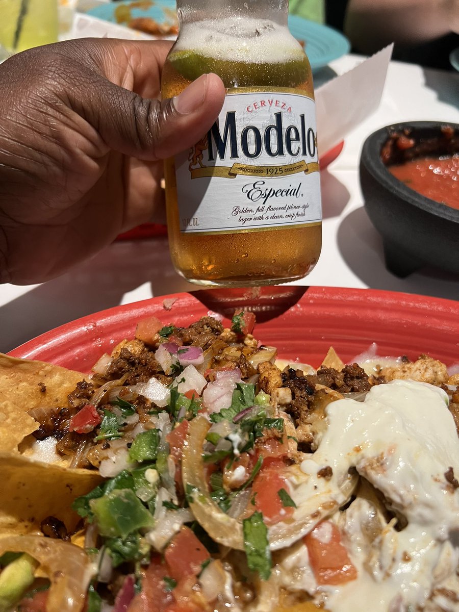 NCsteveo's tweet photo. #nachofriday 🔥🔥🔥🔥
It’s like taco Tuesday but it’s on Friday and it’s nachos 🤣 https://t.co/ShVj3QdPXe
