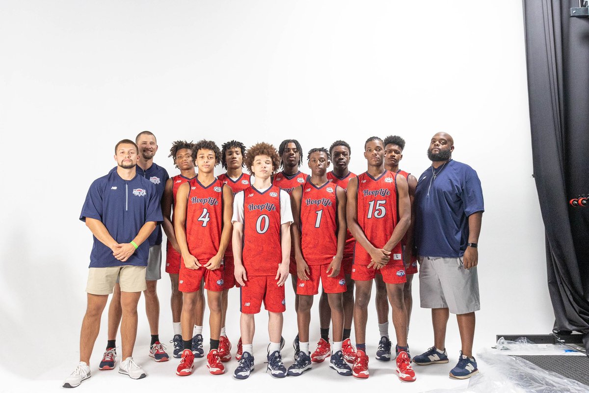 PRO16League's tweet image. Making a Cinderella run to the Elite 8 in the 15U PRO16 Finals is @WeAreHoopLife 👀

They have wins over the LV Knicks and 816 Shamet. 💪