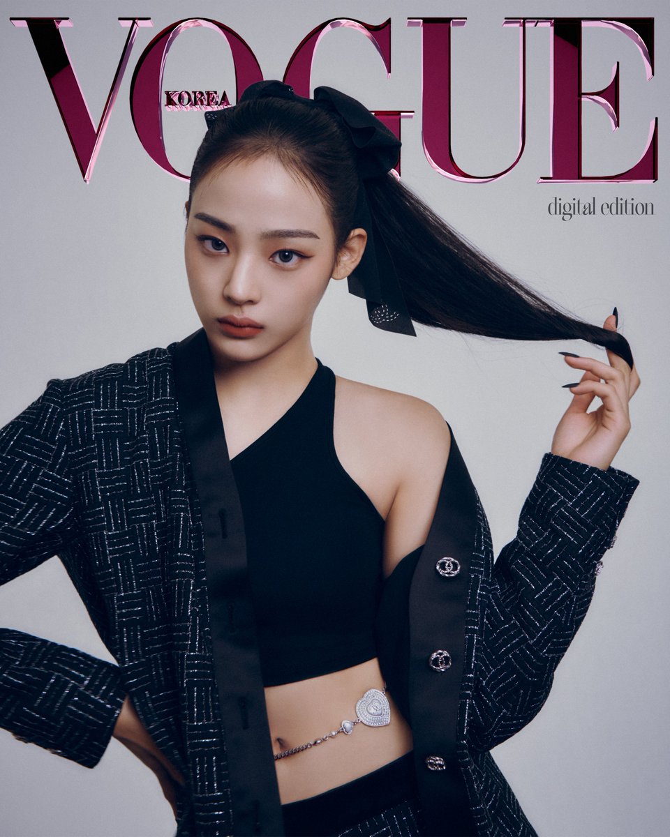 VogueKorea's tweet photo. #협찬 #VogueDigitalCover #SuperMINJI
“New hair, New tee, New jeans, New MINJI”

어쩌면 가장 ‘민지’에 가까운, 어떤 새로움.

더 많은 화보와 인터뷰는 <보그 코리아> 8월호에서. https://t.co/gIQOOZRm1n
