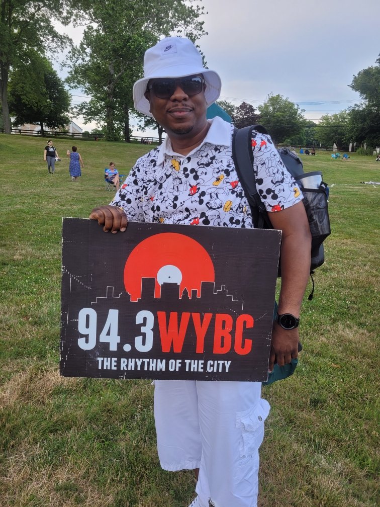 94.3 WYBC tweet media