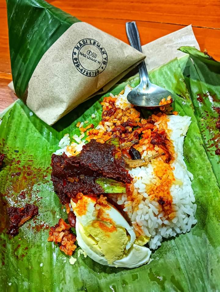 HChubx's tweet photo. NingNing Sabtu!
Lamanyerrr tak makan sikmak.. https://t.co/nqb0KYkYM9