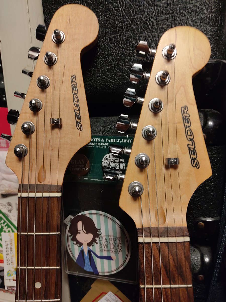 tak812's tweet photo. 何故か同日に届いた…SELDER、32本目33本目はレッドSB(⁠◍⁠•⁠ᴗ⁠•⁠◍⁠)

ヘッドを見ると、1弦ペグからヘッド先の距離が違います。

しっかりメンテしていきます(⁠.⁠ ⁠❛⁠ ⁠ᴗ⁠ ⁠❛⁠.⁠)

#selder 
#中華ギター 
#中華ギターも悪くない 
#中華ギター大好き 
#中華ギターは化ける https://t.co/hM2iPcyBwg