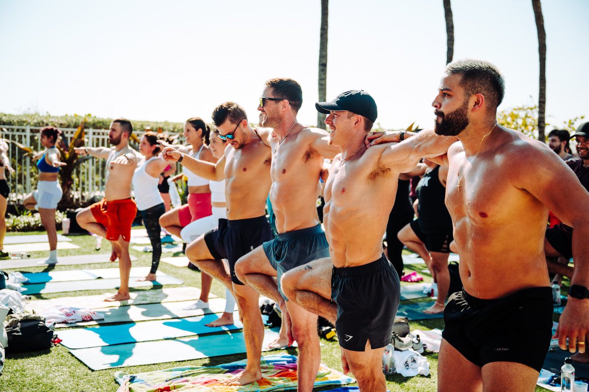 StayFit305's tweet photo. Hundreds of photos from Spring Sweat at the @EdenRocMia now available: https://t.co/q3dMvMnbhF https://t.co/WprcEQNInT