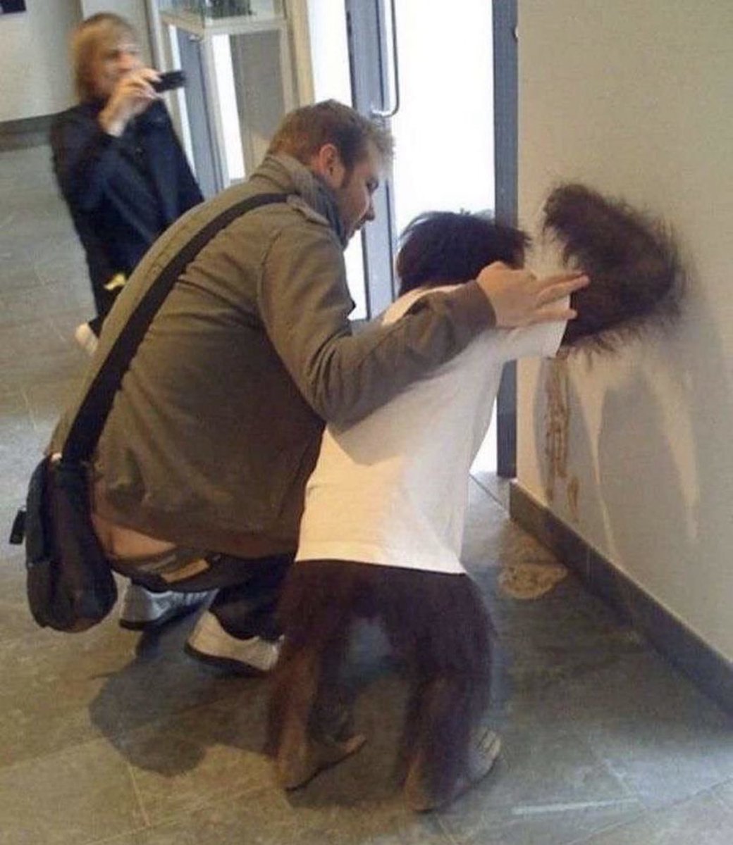 bigbusinessman's tweet photo. monkey had too many drink 🤣🤣🤣 https://t.co/7gPaQ6UYsb