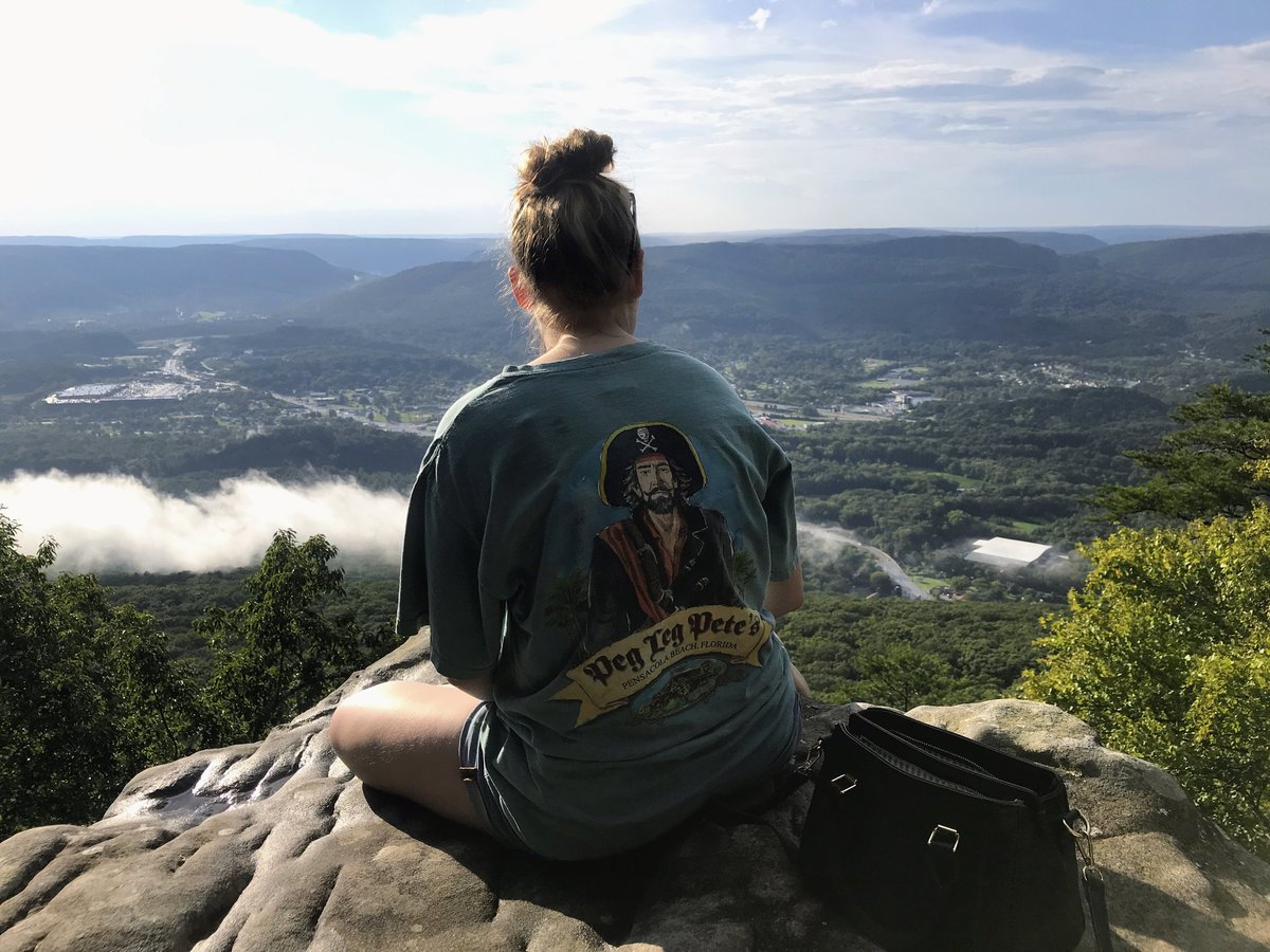called_arlo's tweet photo. My sweet friend passed unexpectedly, and leaves behind her young daughter, who has now lost both her parents. 

Any donation to help is appreciated: https://t.co/XsFtIQuvMr https://t.co/p1PaMtRH2B