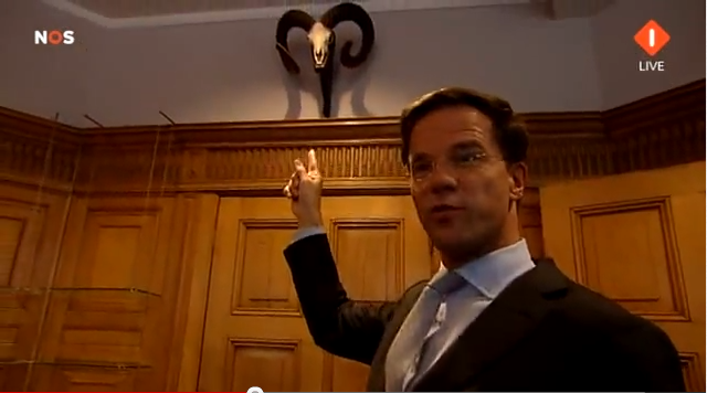 Muziek_Valerius's tweet photo. @SimoneSays123 *
Zolang men niet accepteert dat onze #Politici #Criminelen zijn
Zal men verontwaardigd blijven
Het is of ze met een betrapte inbreker onderhandelen wie wat mag houden
Terwijl deze criminelen #Vastgezet en #Berecht moeten worden
Dus wakey wakey Lieverds
Het zijn Criminelen!
* https://t.co/GfBFTJ5EMF