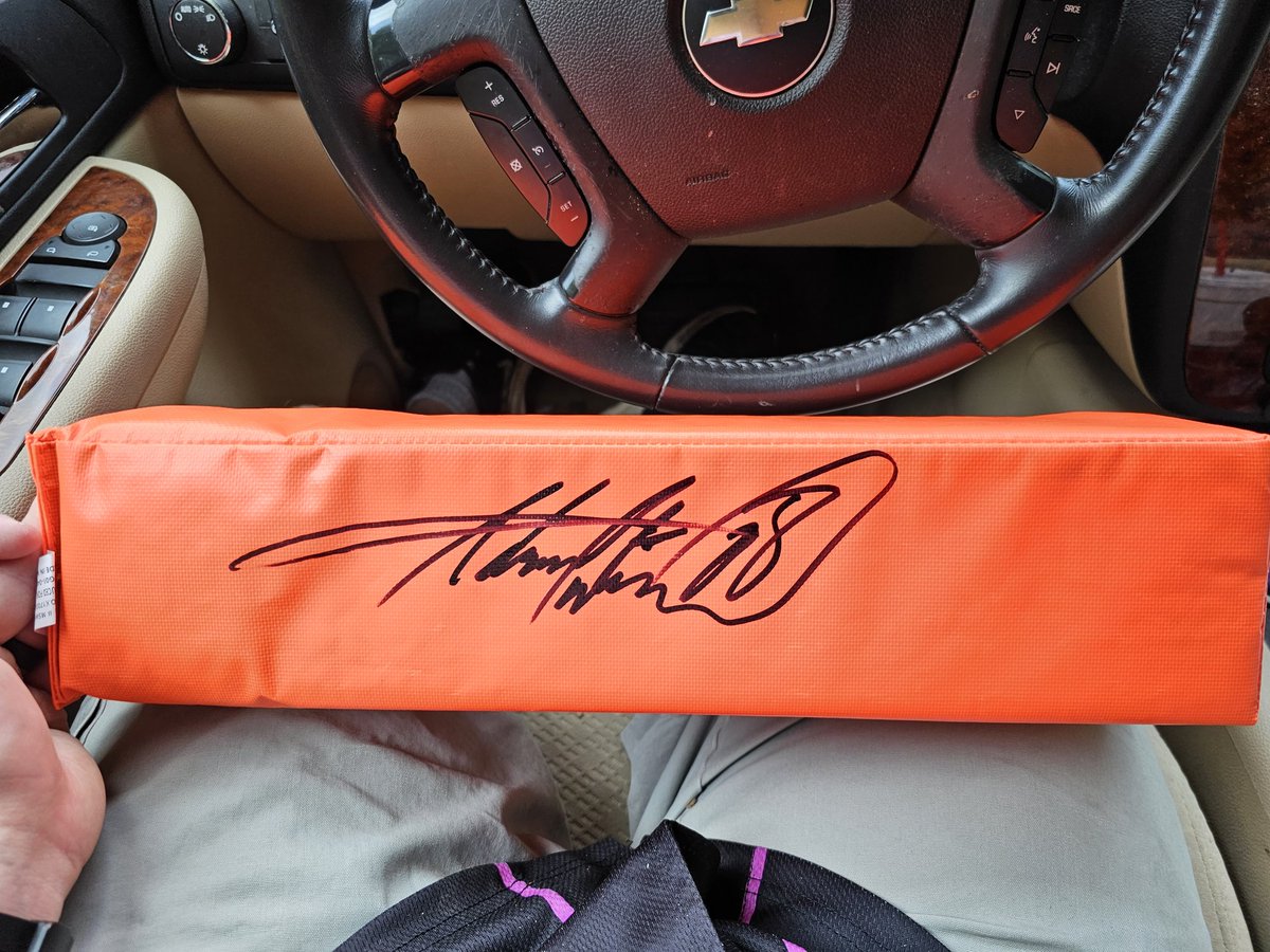 4thDownCards's tweet photo. $155 shipped lol https://t.co/Xeh0ay8MOD