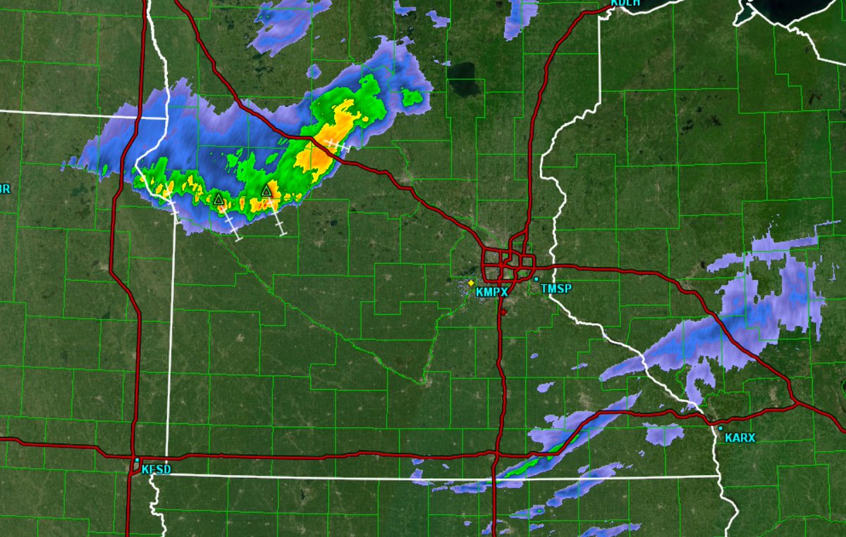 This is the radar imagery for Minnesota, despite no rain in the Twin Cities forecast https://t.co/bVSP1wXWBU https://t.co/Paaux66cOq