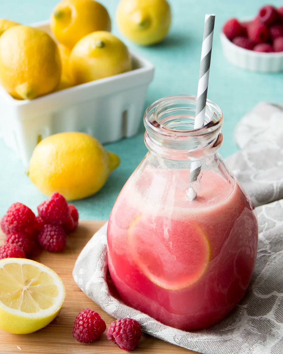 oregonberries's tweet photo. Refreshing &amp; delicious, now is a great time to make our Raspberry Lemonade with fresh picked Oregon raspberries! You only need: 2 lemons, 1/2 cup raspberries, 1/4 cup sugar, &amp; 4 cups of water! 😁

https://t.co/zaFvWVnWBP

#oregonberries #raspberries #homemadelemonade #lemonade https://t.co/9V8WDr3Ygi