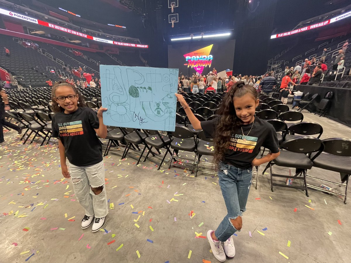 luce_duceTV's tweet photo. The girls had a great time at the @DudePerfect show! Thank you @CobyCotton for signing their “The DP Tour” sign, it meant the world to them! 🐼 https://t.co/Qs55h9oiRM