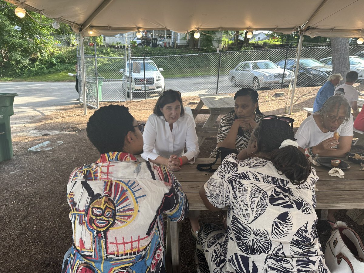 I’m had such a fun time this evening with <a href="/NashuaNAACP/">Greater Nashua NAACP</a> watching the <a href="/SilverKnightsNH/">Nashua Silver Knights ⚔️🛡⚾️</a>! ⚾️ Thanks for having me!