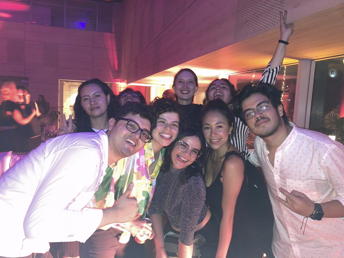 Entre tantas carreras y sentires, no había expresado lo lindo que fue encontrarme con parte de la RedLatam de Jóvenes Periodistas en el Fest. Gabo, Bogotá. Yo resumo ese encuentro como esperanzador, rebelde y como un abrazo a esos sueños y a las ganas de cumplirlos en colectivo.