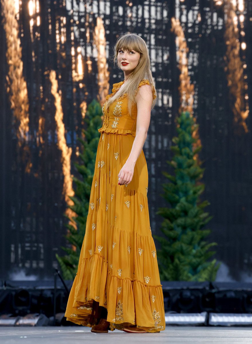 | Taylor Swift has entered the evermore era at tonight's show of 'The  Eras Tour' in Kansas City, Missouri! #TSTheErasTour #KCTSTheErasTour
