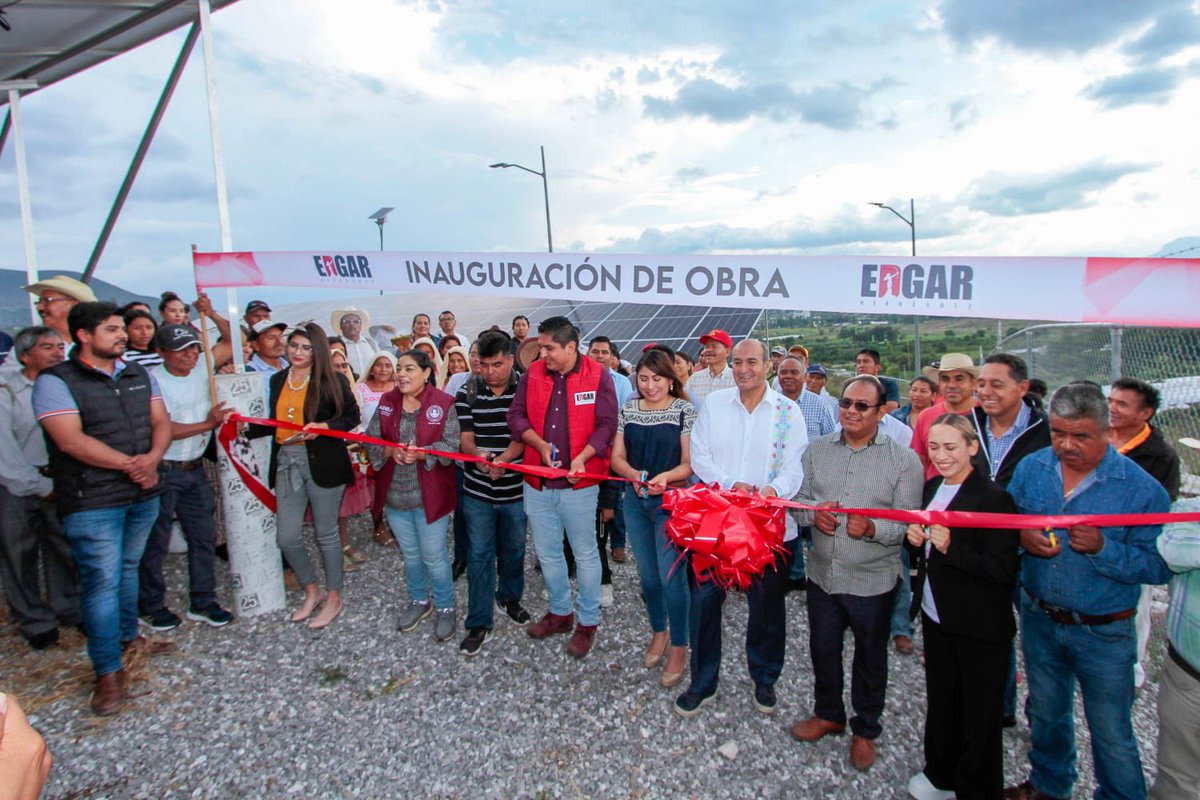 natycastrejonv's tweet photo. Agradezco la invitación para asistir a la inauguración de la obra de paneles solares para el sistema de agua potable por bombeo en la comunidad de #MagueyBlanco #Ixmiquilpan 

Les felicito por el sentido de comunidad con el que trabajan y se organizan para buscar el bienestar del pueblo. 
Gracias #AraceliBeltranContreras Presidenta municipal, al diputado #EdgarHernandezDali por todas sus gestiones para hacer realidad el proyecto.

¡Juntos somos más fuertes para lograr el beneficio de los Hidalguenses!

#PrimeroEIPueblo #GobiernoCercanoAlPueblo #AccionesQueCambianVidas #NatyCastrejón