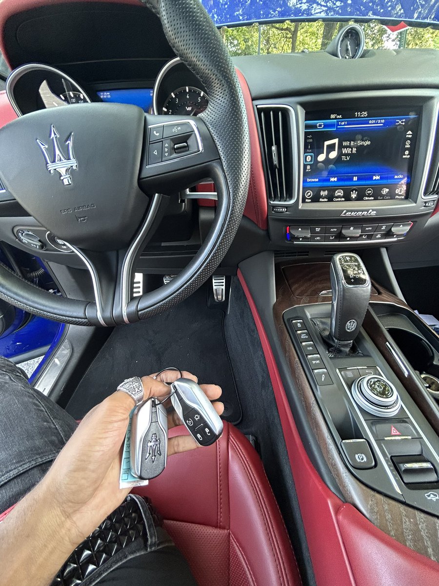 1vegeta__'s tweet photo. DripStar could go twin turbo super truck any given day ✋🏾 no literally 2 twin super trucks ✋🏾🆗🆒 #WitIt Official Video Out Everywhere !! #LinkInMyBio #3rdOTW #DripStarVegeta #2GONE https://t.co/bsFEIqIBBb