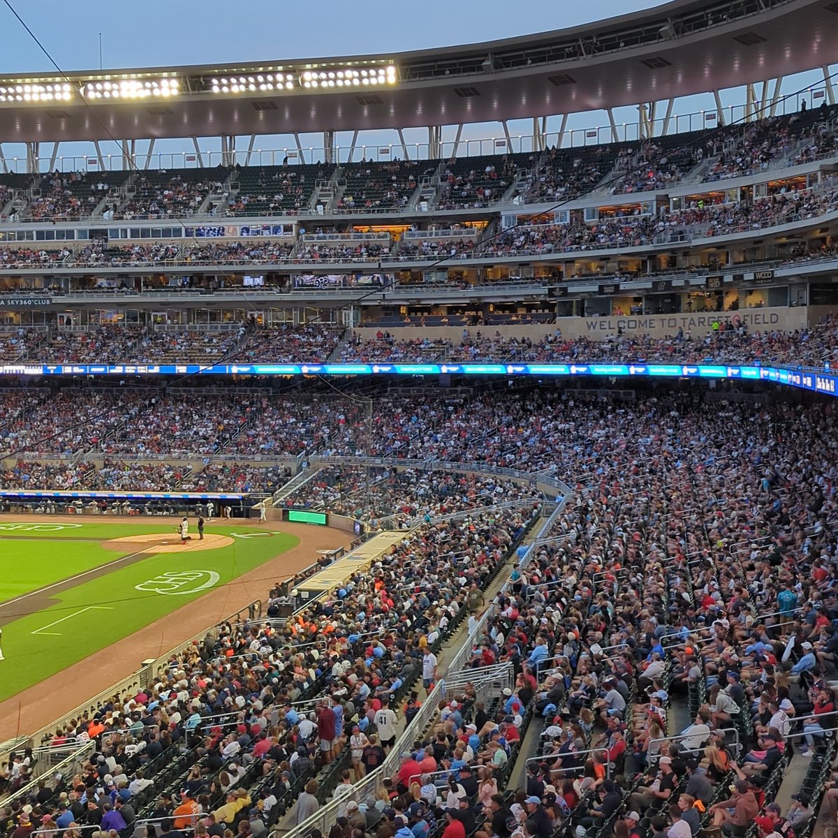 adoptedabby's tweet photo. @TwinsRadio Happy birthday to my FAVORITE Twin ever, Danny Gladden!!! I can almost see you from my seat! https://t.co/zUN31SfdhG