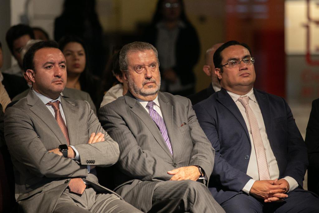 CancilleriaEc's tweet photo. 🔸En conmemoración del Día Mundial del Cacao, realizamos el lanzamiento de la marca “Ecuador, el origen del cacao”. El evento exaltó el valor histórico y patrimonial del hallazgo de la vasija de la cultura Mayo Chinchipe con los restos de cacao con 5.500 años de antigüedad. https://t.co/VscFPZajPM