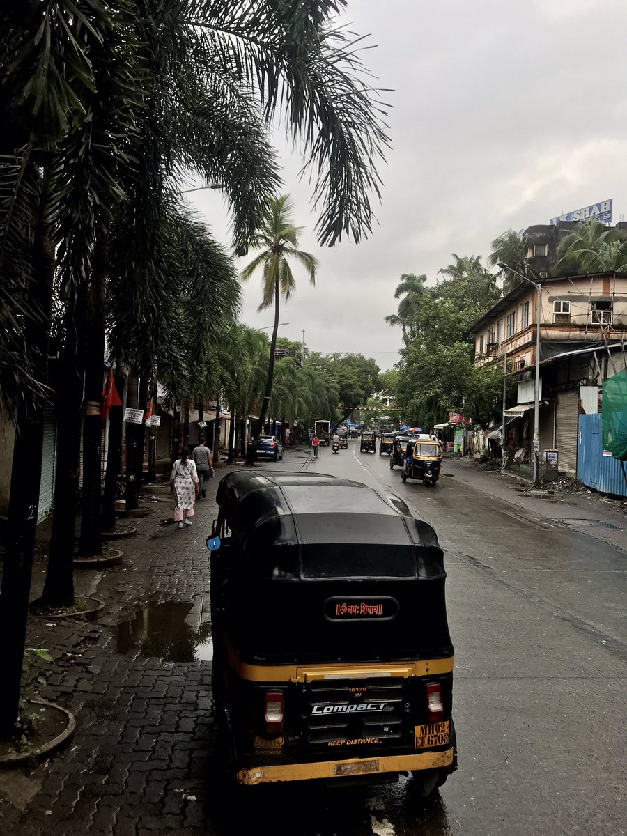 vlog_hacker's tweet photo. Back to Mumbai ๐ฅ 2nd Home ๐ for Hacker ๐ซฐ
What is your favourite ๐ place ??
#mumbai #Mumbai #MumbaiRains #MumbaiIndians #home #hackervlog https://t.co/JiqxbWw4rP