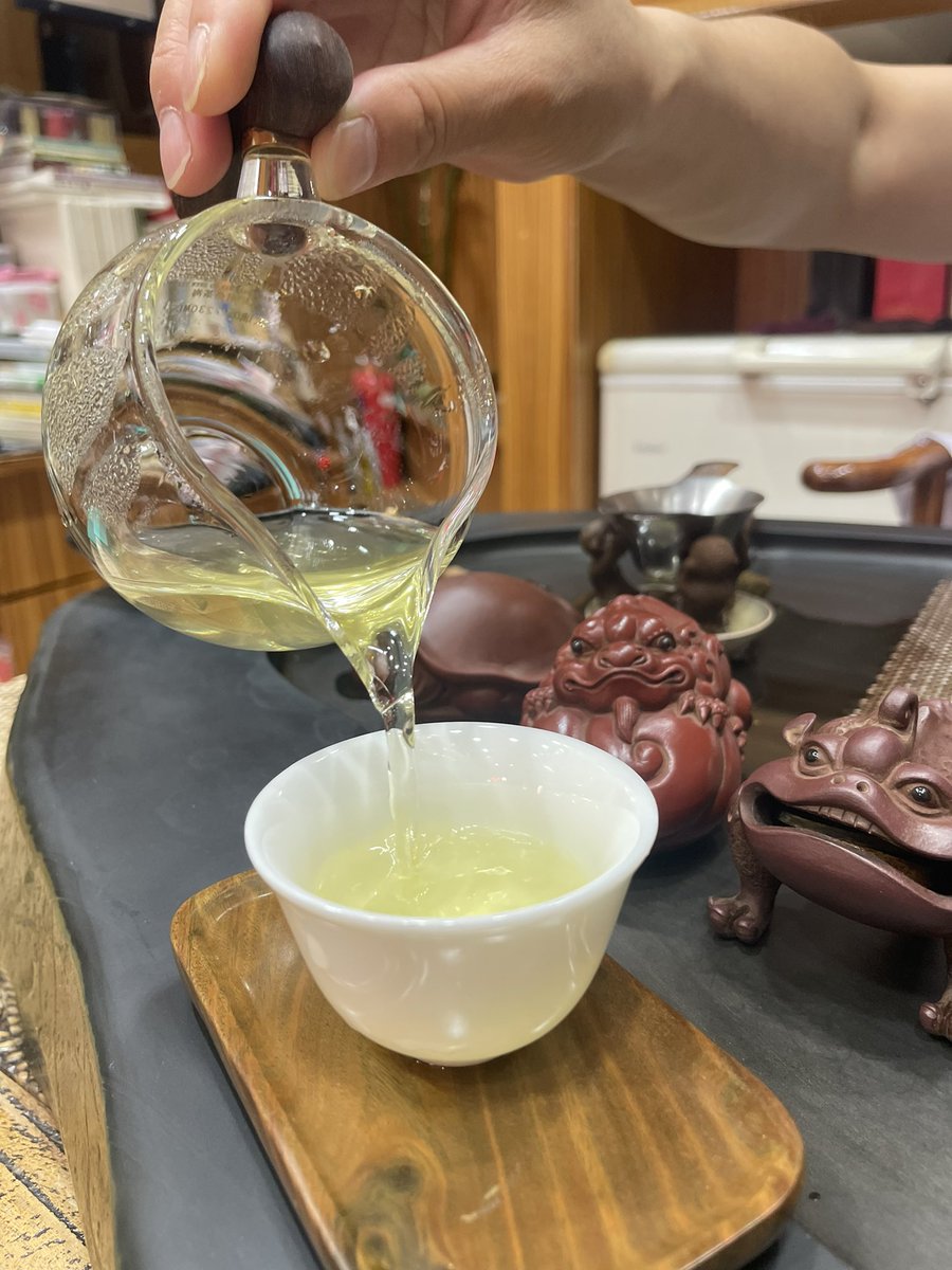 NZhunt3r's tweet image. Busy tasting some Chinese tea to take as some gifts for family and friends. #Tasty #GoodFun