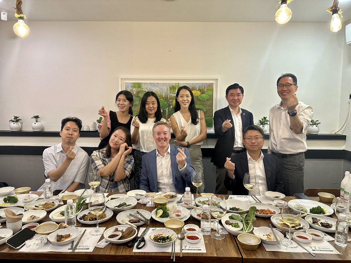 Fantastic meeting in #Seoul #SouthKorea with @RussellBedford member firm. Interesting discussions covering the #profession #economy #politics & even the rise of #Kpop #culture. Fabulous hospitality at authentic #Korean #cuisine restaurant #buildingrelations #networking #people