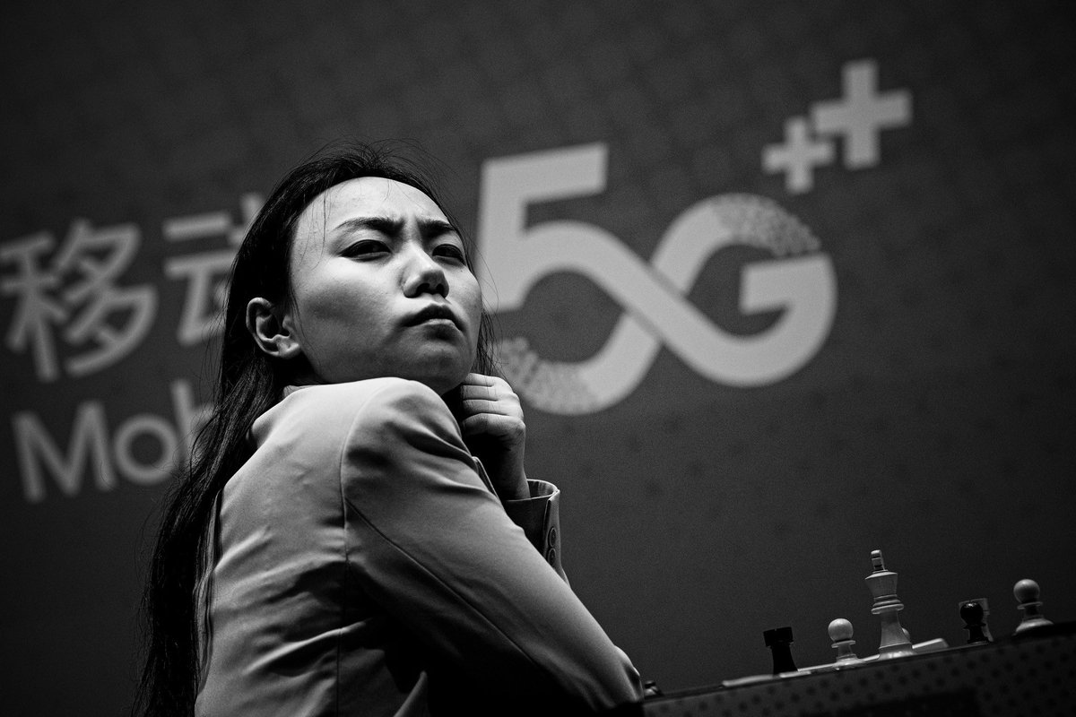 FIDE_chess's tweet image. At the press conference after Game 2, Deputy Press Officer Gu Xiaobing asked which player the women's world championship contenders would like to meet at the board.
Ju Wenjun said she wants to play younger Ding Liren, whom she can beat, while Lei Tingjie would choose to play…