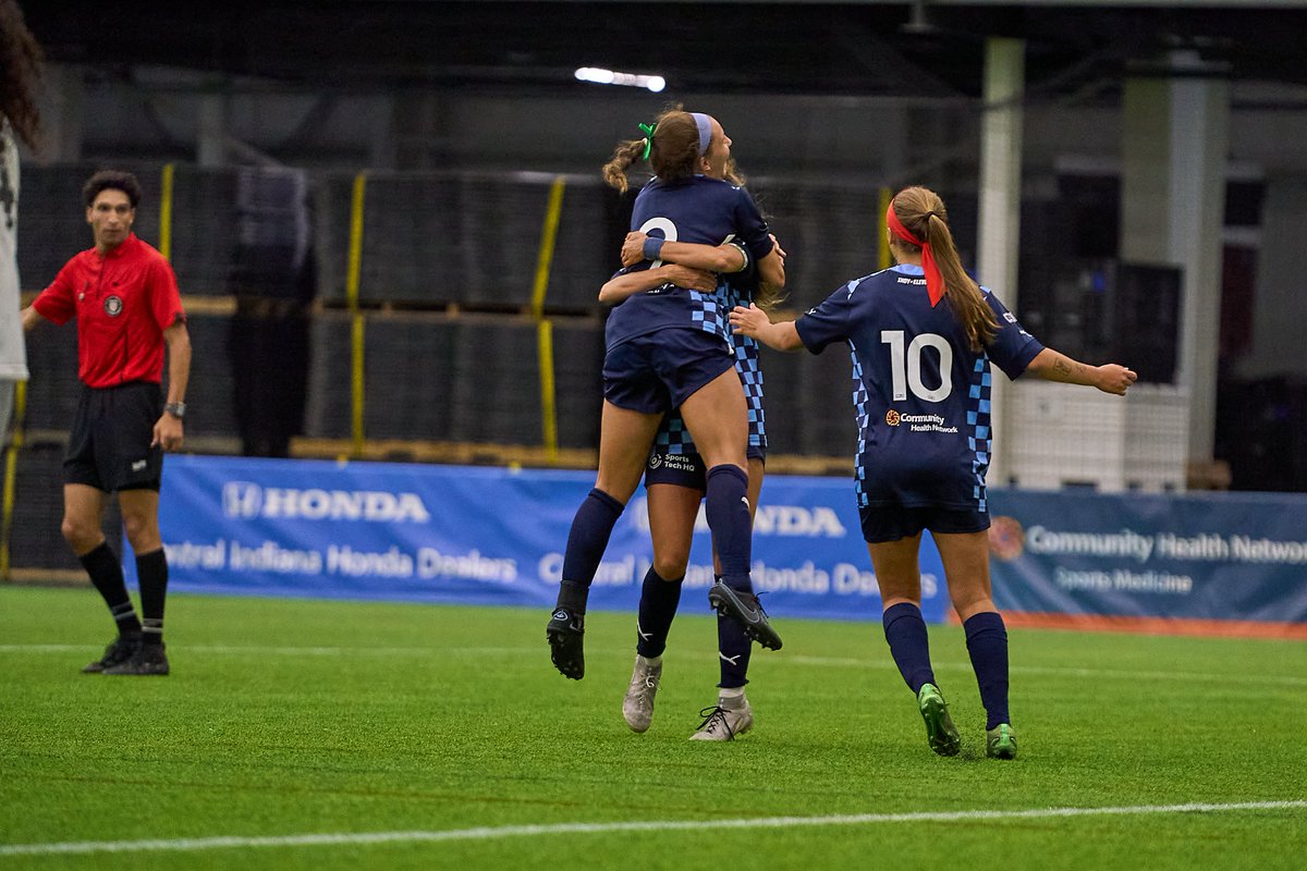 The_BYB's tweet photo. The Girls in Blue are in the Conference Final tomorrow at 3:00 pm against @MNAuroraFC! It's a big deal. Join us for a watch party at @UnionJackPub !
The Boys kickoff at 7:00 on Pride Night! The official BYB tailgate will start after the women's match has concluded. https://t.co/APwY9tUAnE