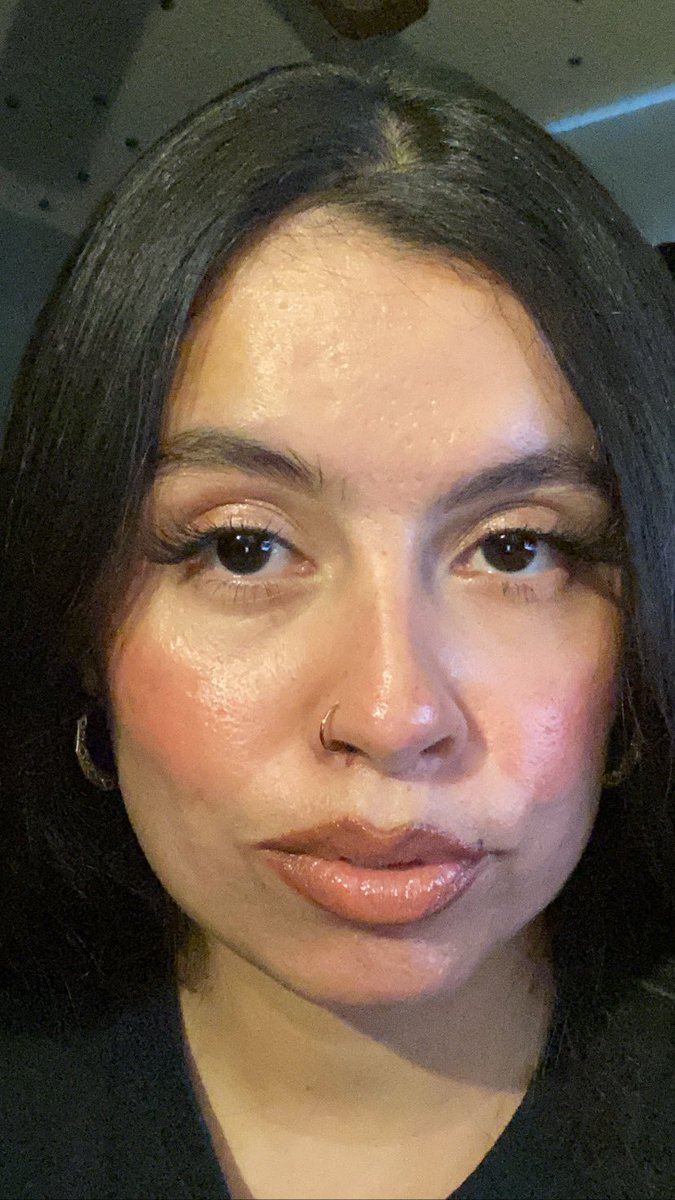 Rocioceja_'s tweet image. Quick which one should be first
Left or right!!!